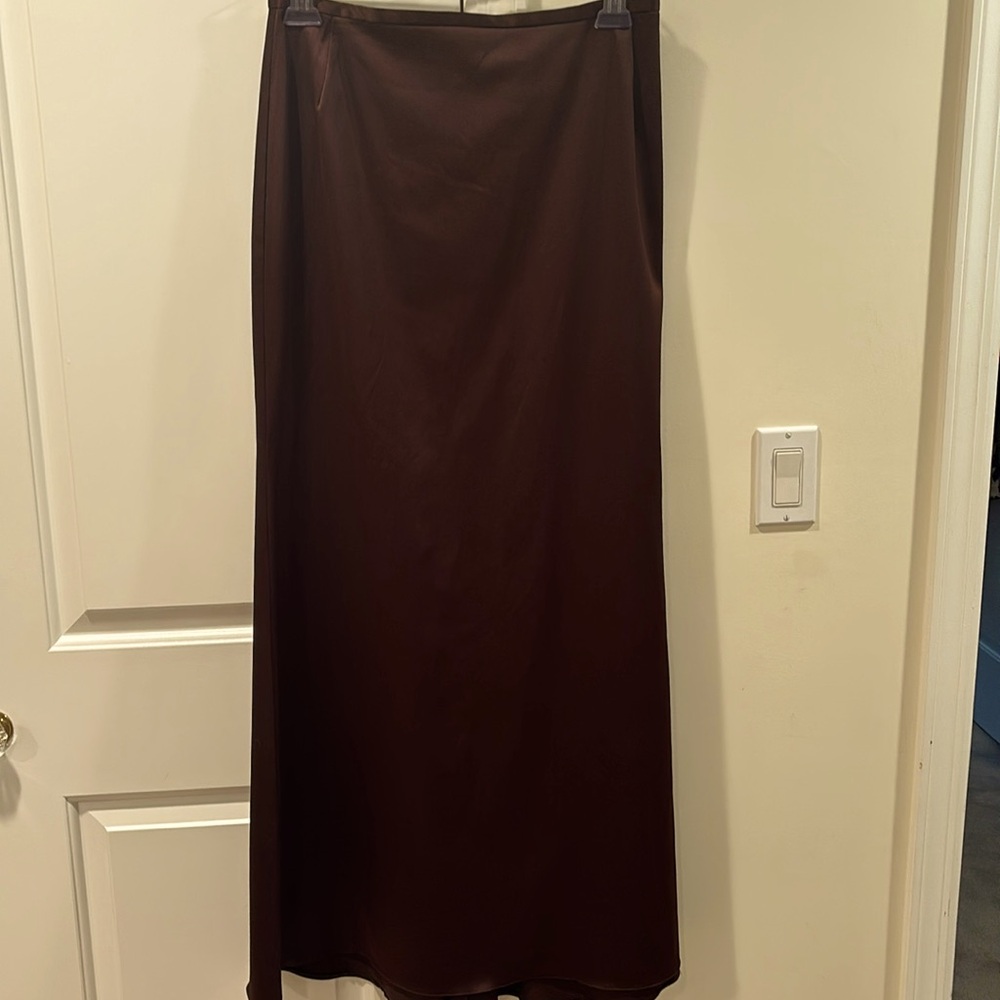 New w Tag-  JS Collection Brown satin skirt with fan in back Sz 10